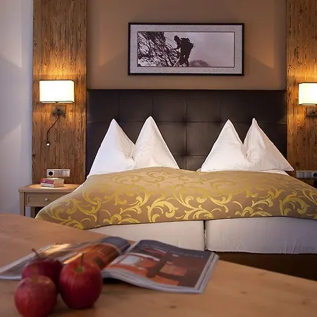 Das Urbisgut אלטנמרקט אים פונגאו